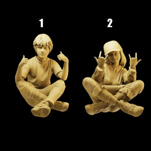 Unpainted Scale Figure 1/35 1/43 1/64 Cross-legged Sitting Boy and Girl - 3D Printer Resin - Ideal for Dioramas/Collectible - 1:64 Scales