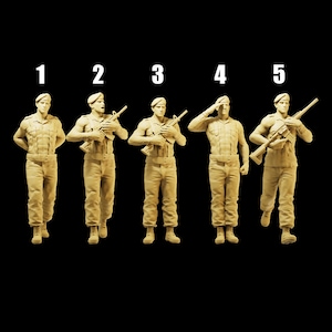 Unbemalte Maßstab Figur 1/35 1/43 1/64 Befreiter Soldat auf Streife Harz - Ideal für Dioramen/Sammler - Maßstab 1:64