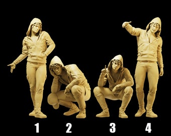 Figuras de acción de alta calidad de un hombre callejero con sudadera con capucha a escalas 1/35, 1/43 y 1/64. Miniaturas de resina sin pintar para dioramas urbanos.