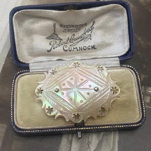 Broche Ancienne Art Déco - Métal Argenté - Limoges Bouquet - Occasion En Bon état