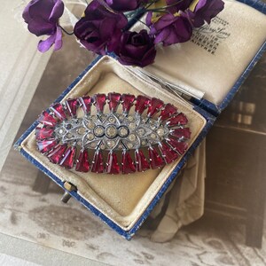 Vintage Art Deco-brosch med diamanter och strass