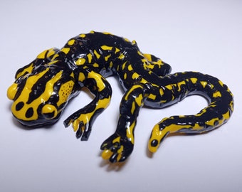 Salamander, Fire salamander, Resin salamander, Handmade painted, Amphibian, Life size salamander, Resin art, Decoration, 7.5 cms. length