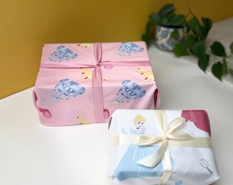 Conjunto de 2 embalagens de presente em tecido reciclado. Pano furoshiki sustentável e reutilizável para presentes infantis.