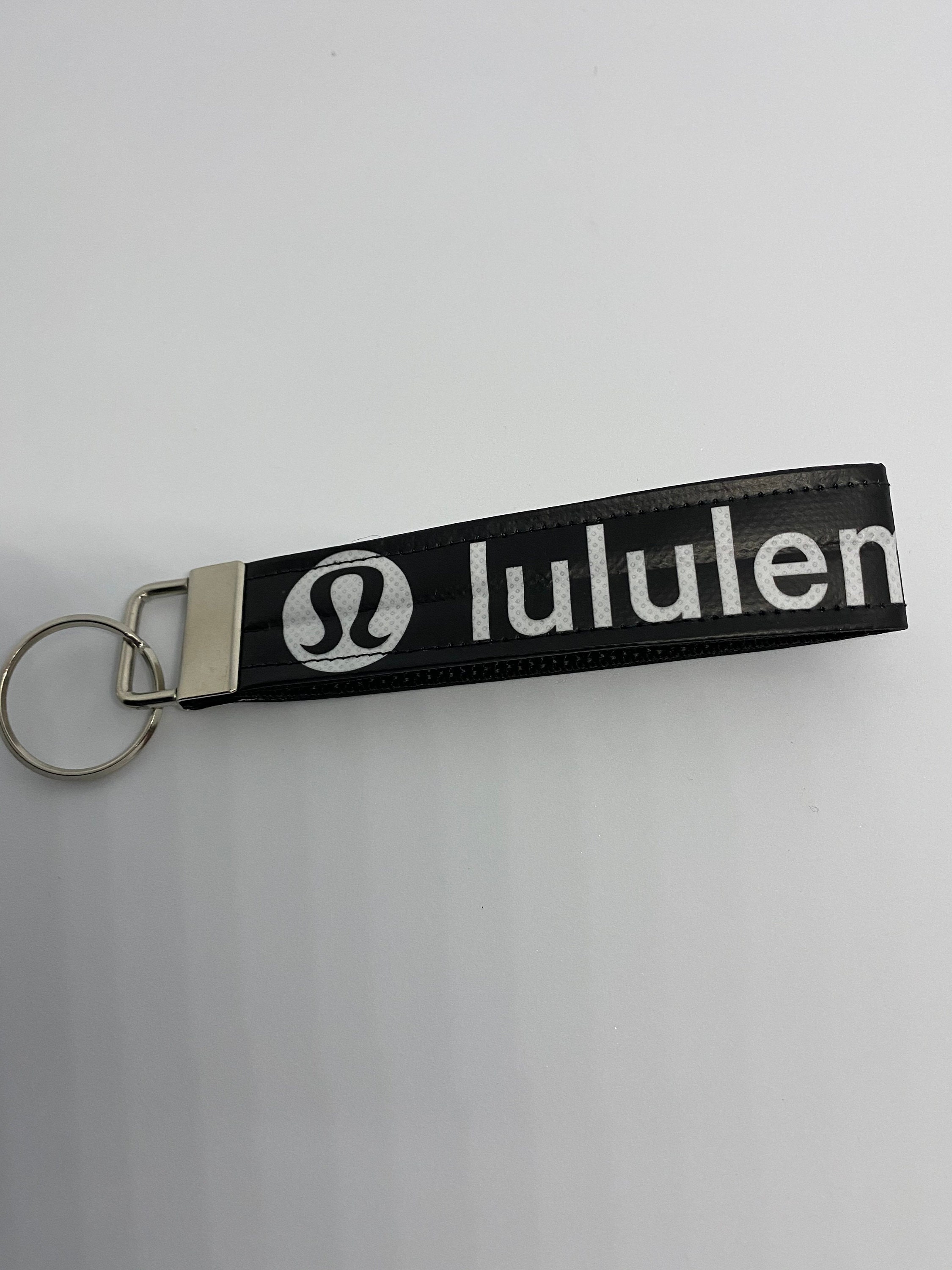 Lululemon Never Lost Key Chain - Black / Super Dark - lulu fanatics