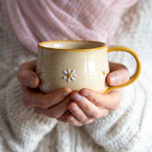 Handmade ceramic natural beige coffee/tea cup white yellow daisy flowers cute farmhouse style home decoration 250ml gift for her mothersday