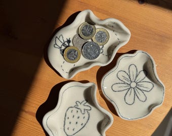 Hand Drawn Summer Trinket Dishes. Small Handmade Gift. Ring and Jewellery Storage