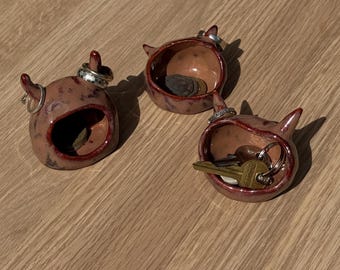 Bandeja de cerámica con forma de monstruo para guardar objetos pequeños y anillos. Ideal para guardar cosas y decorar. Regalos originales.