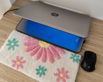Handmade Tufted Daisy Keyboard Rug: Pink Flower Desk Mat