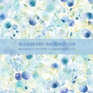 Può includere: Un motivo continuo con mirtilli ad acquerello e fogliame verde tenue su sfondo bianco. Un banner orizzontale azzurro al centro riporta il testo: BLUEBERRY WATERCOLOR SEAMLESS PATTERN | COMMERCIAL USE.