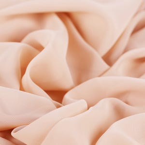 Taupe chiffonstof op maat gesneden, mat transparant polyester voor jurken en draperieën