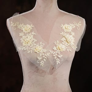 Light Yellow 3D Flower Applique Pair: Embroidered Lace for Costumes