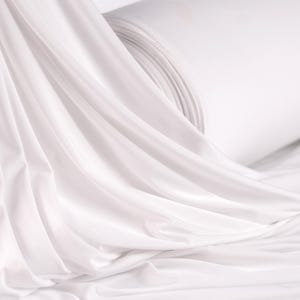 Biała dzianina Venecia: rozciągliwy w 4 kierunkach matowy dżersej – ślubna i modowa