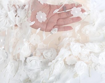 Tissu dentelle perlée 3D blanc pour robe de mariée et voile
