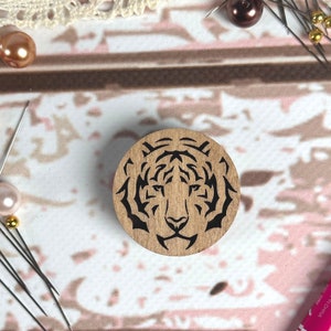 Wooden Magnetic Needle Minder: Double-Sided Needle Keeper