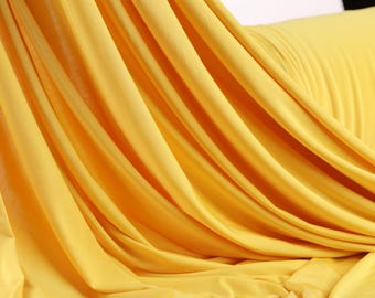 Gele, in vier richtingen elastische gebreide stof: Zachte, matte Venechia voor kleding en kostuums