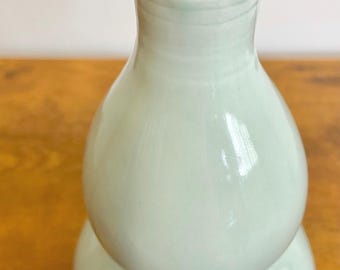 ヴィンテージ中国青磁双瓢箪型花瓶（葫蘆）、磁器、淡緑色紹興酒瓶