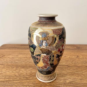 Antique Japanese Satsuma Moriage Vase Meiji Period, 8.5&quot; Hand Painted with Gilt, Signed Kinzan 金山, Deity Figures, Antique Asian decor, Japan