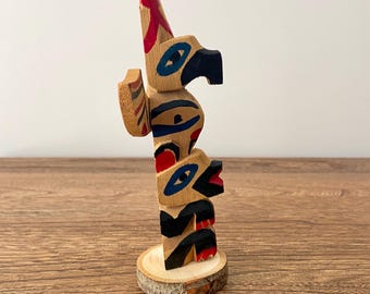 ヴィンテージの手彫りオジブワトーテムポール、カナダ先住民アート、高