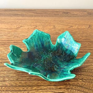 Vintage Ceramic Maple Leaf Dish, Green Decorative Leaf-Shaped Bowl, Signed MD, Canadian Blue Mountain Pottery Style Trinket Dish