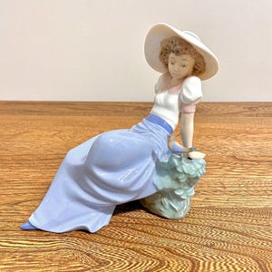 Vintage Nao by Lladro Figurine #1042 Girl Listening to Bird Songs, 1987 Daisa, Handmade in Spain, 7&quot; Porcelain Figure