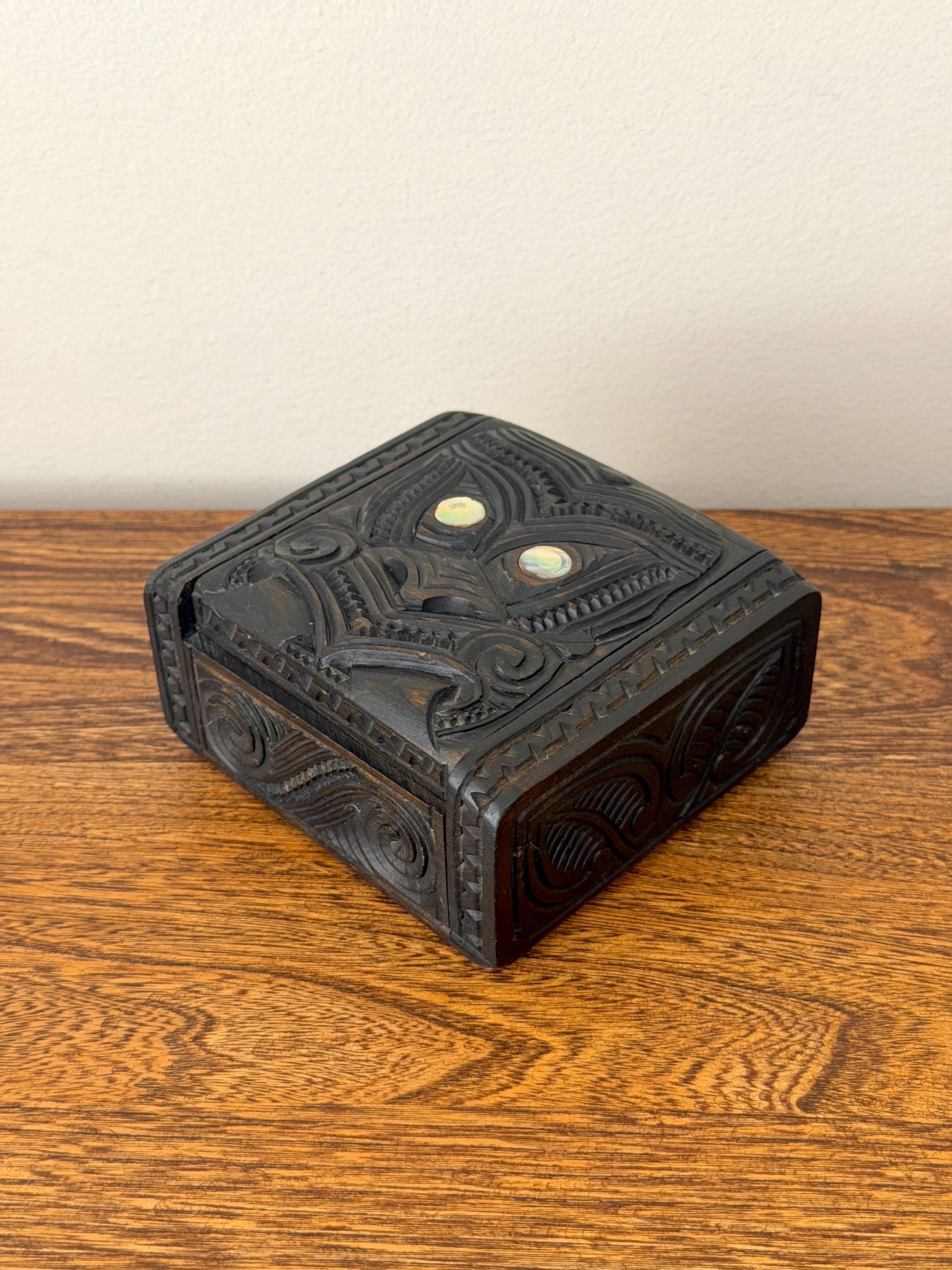 Vintage Maori Hand-carved Wooden Tiki Box With Paua Shell Eyes