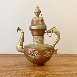 Stor antik tibetansk koppar- och mässingsdraktekanna, vintage rituell kanna för Himalaya-dekor, drakekanna med handtag