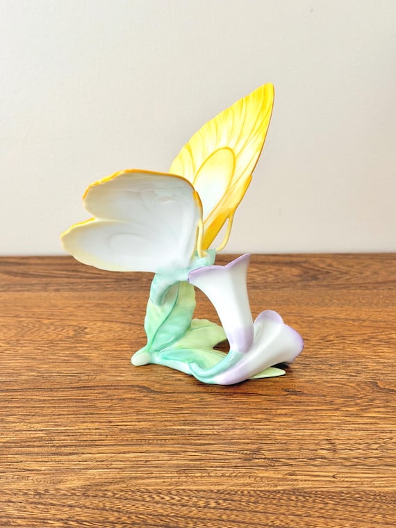 ヘレンド 蝶の陶器置物 ③ ヘレンド (HEREND) ヴィクトリア・花と蝶