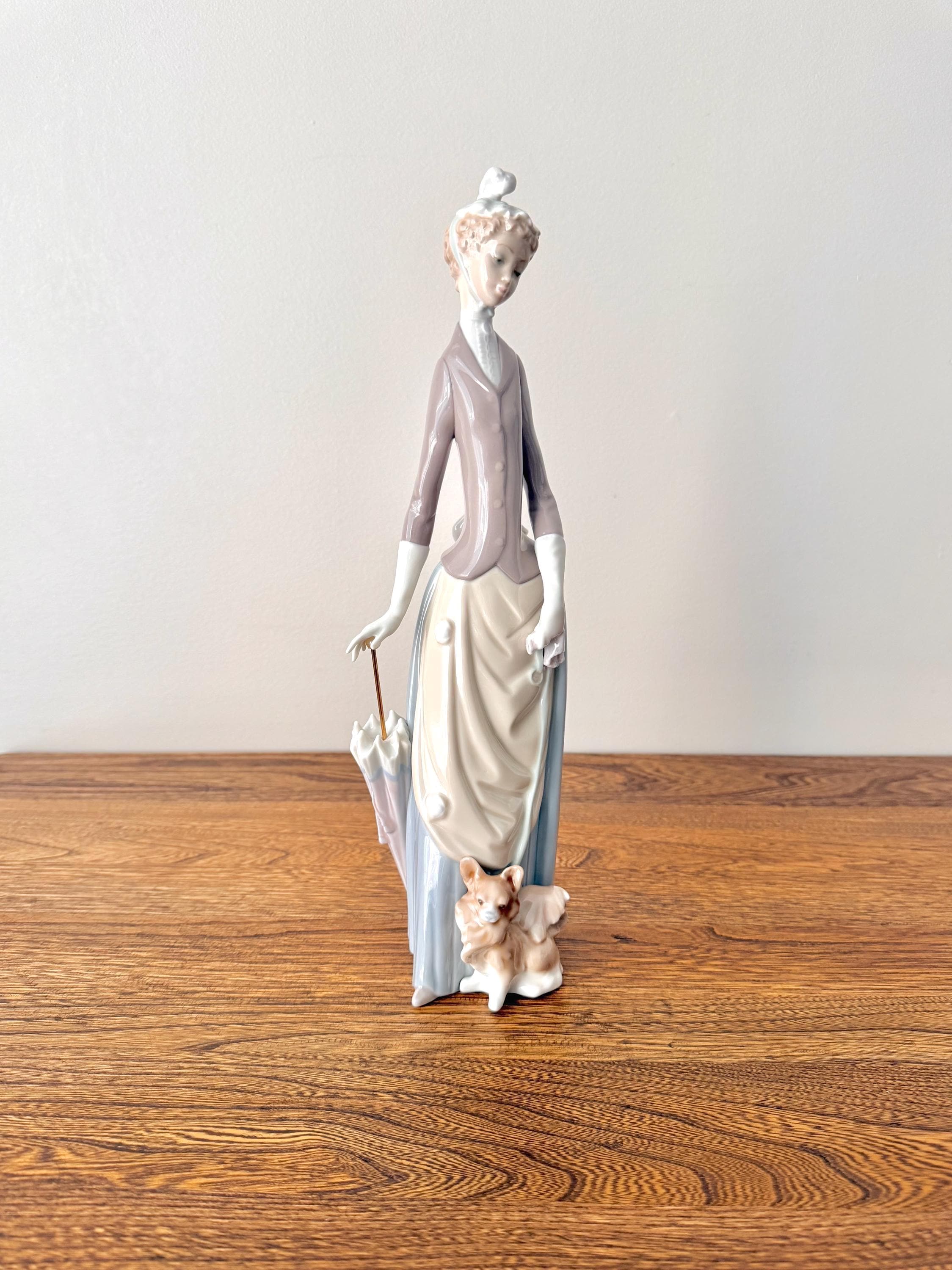 LLADRO 01007051 朝のさえずり アンティーク Our Lady of The Forsaken Figurine. Numbered Edition | Lladró® USA