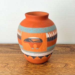 Vintage Navajo Pottery Vase Signed Arviso, Hand-Carved Southwest Clay Pot, Native American Geometric Bear Design 6"