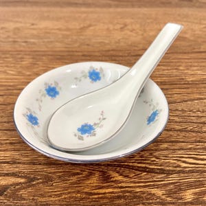 Vintage chinesische Porzellan Suppenlöffel und Schüssel-Set, blaues Blumen, asiatisches Sammlerstück, Reisnudelsuppenlöffel, Retro China Dishware