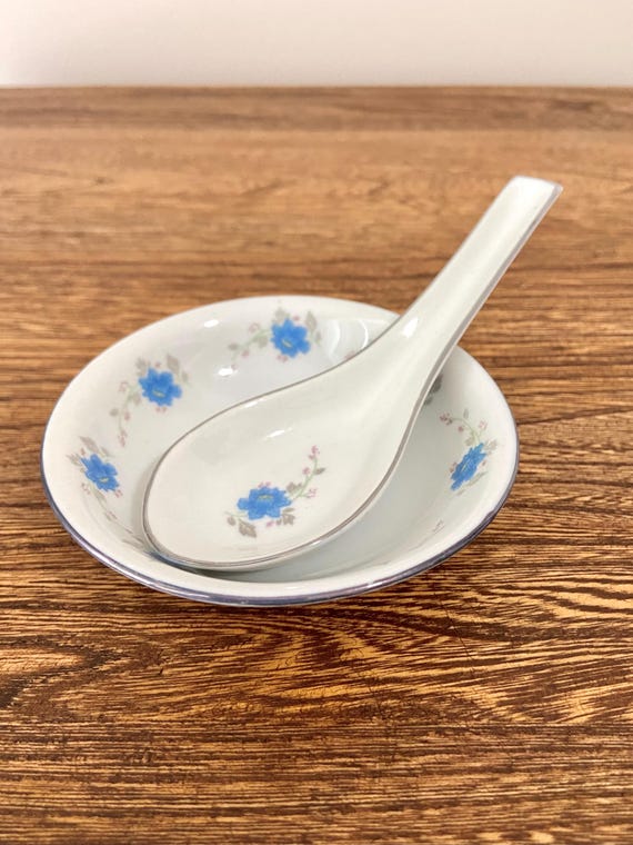 Bol A Soupe Avec Couvercle Et Cuillere