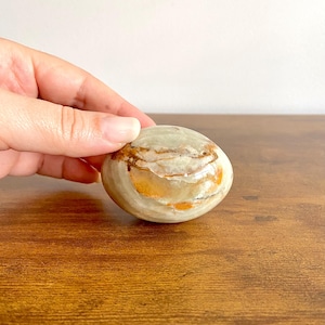 Vintage Polished Onyx Marble Stone Egg, Natural Cream & Amber Veining, Decorative Mineral Specimen, Display Collectible