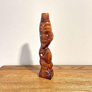 Large Vintage 16.5&quot; (42 cm) Wooden Maori Tiki Tekoteko Figurine, New Zealand Totem, Shell Eyes, Hand Carved Tribal Folk Art