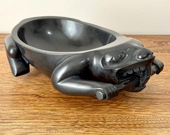 Ciotola vintage Haida a forma di castoro, piatto scultoreo della costa nord-occidentale del Pacifico, resina nera/composito, oggetto da collezione canadese, regalo per un mentore