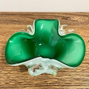 Vintage Emerald Green Art Glass Bowl, Ruffled Freeform Mid-Century Dish, 6.25&quot; Diameter, Murano Style Cased Glass Bowl