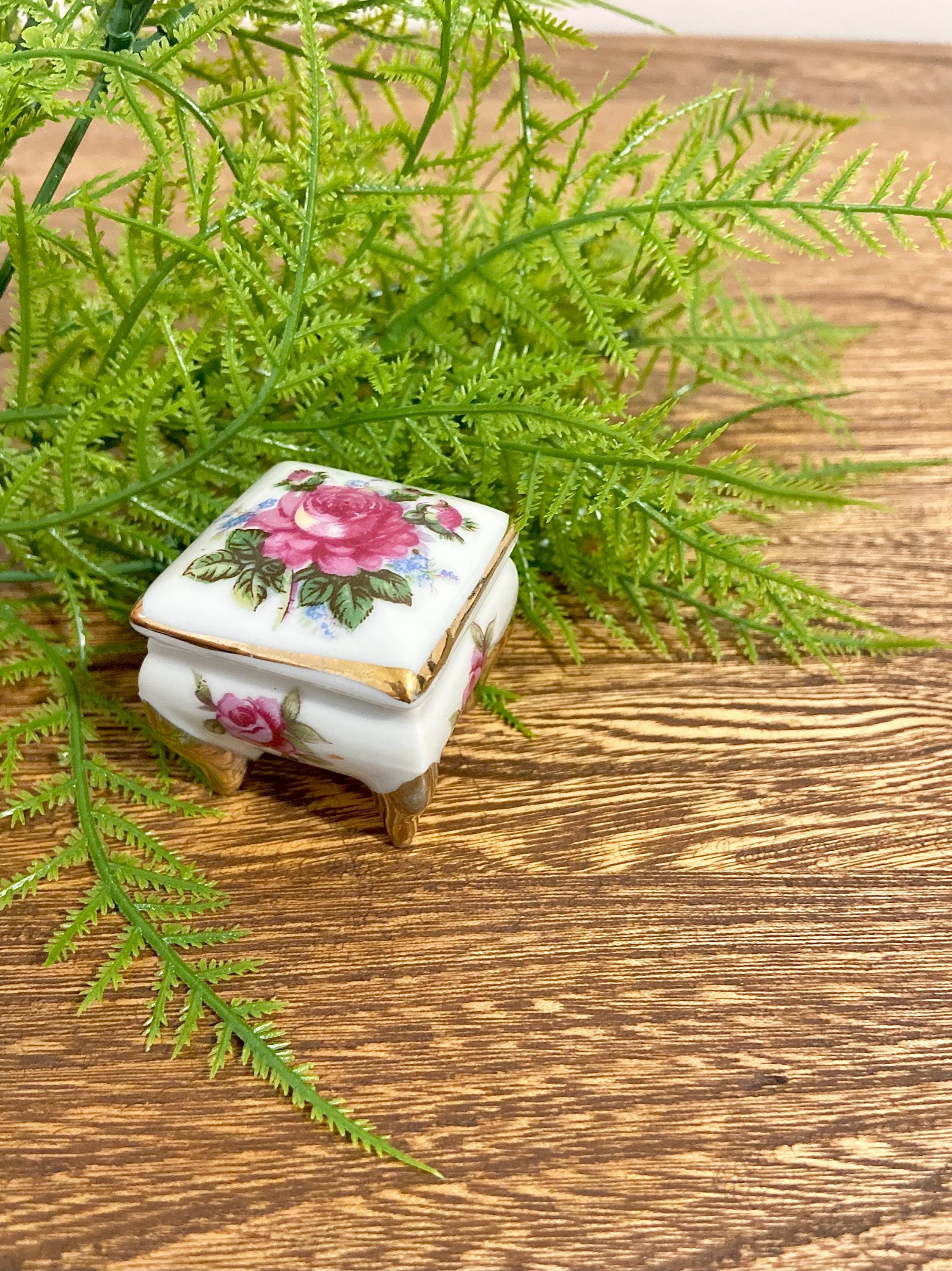 * vintage Jewelry box ୨୧ * 陶器製の小さな パニエ Amazon.com: Vintage Small Jewelry Boxes,Small Vintage