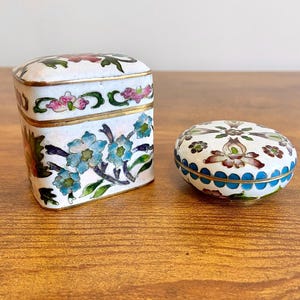 Set of 2 Vintage Chinese Cloisonne Enamel Boxes, White Floral Trinket & Pill Boxes, Mid-Century 1950s-70s Export
