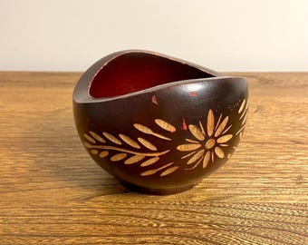 Vintage Mangoholz geschnitzte Schüssel, handgefertigte dekorative Holzschale, rustikale kleine Holzschale, Boho Wohnkultur, 13,5 cm B x 9 cm H, As-Is