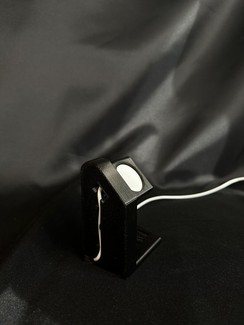 AppleWatch charger holder image 6