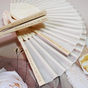 White Engraved Personalised Silk Wedding Fans, Bulk Personalised Wedding Bridal Party Favors Special Event Fans ummer Wedding, Rustic Favors zdjęcie 5