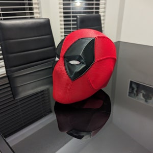 Custom-made Deadpool helmet/mask 3D-printed