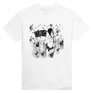 Peut inclure: T-shirt blanc avec un graphisme noir et blanc représentant une femme, le texte "H!C" et un motif éclaboussé. La femme tient deux bâtons. Le t-shirt a un col rond classique.