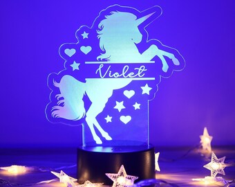 Unicornio Caballo Luz LED Diseño de animal con cuernos legendario Criatura mágica Lámpara de noche Nombre personalizado Pantalla de ilusión 3D Regalo personalizado para niñas