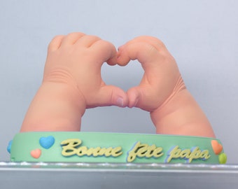 cadeau fête des pères main bébé cœur