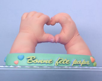 cadeau fête des pères main bébé cœur