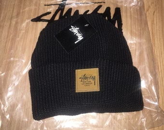 Stussy Beanie black with brown logo - Brand new