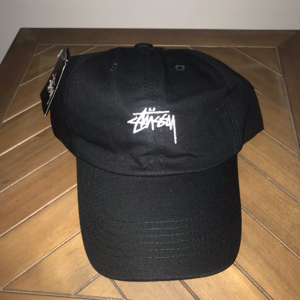 Cappellino Stussy nero con logo bianco - Nuovo di zecca