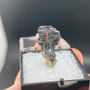 Hematite W/ Rutile, Thumbnail