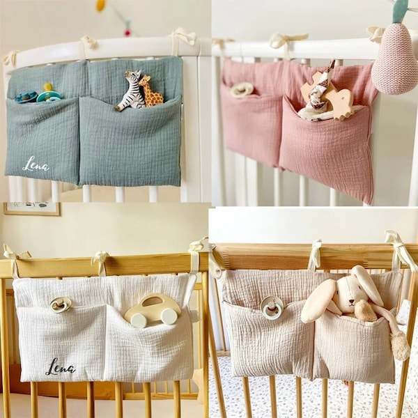 Organiseur / rangement de lit bébé personnalisé, Pochette de chevet en gaze de coton, Organiseur de couches, Rangement pour chambre de bébé