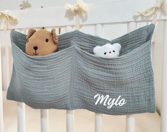 Organiseur / rangement de lit bébé personnalisé, Pochette de chevet en gaze de coton, Organiseur de couches, Rangement pour chambre de bébé